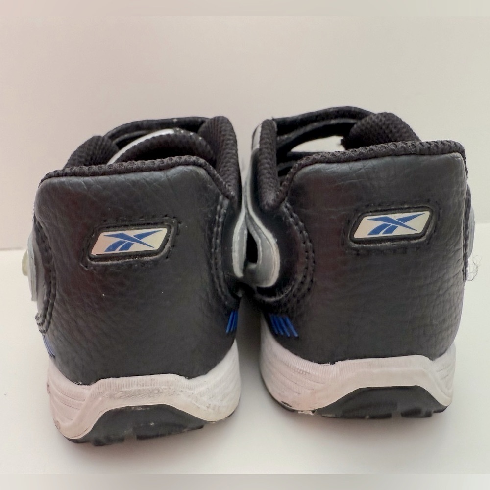 Kids Black and Silver Velcro Shoes with lights - Size 6.5 - Picture 7 of 8